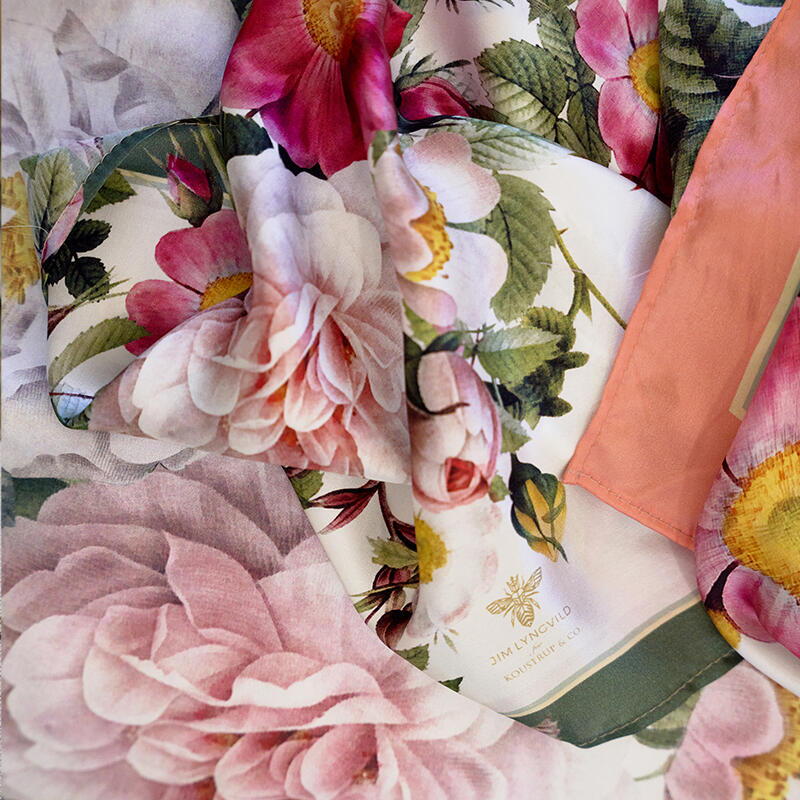 Dug - Koustrup & co. - Rose Flower Garden - 145x220cm - 100% hør - Design Jim Lyngvild
