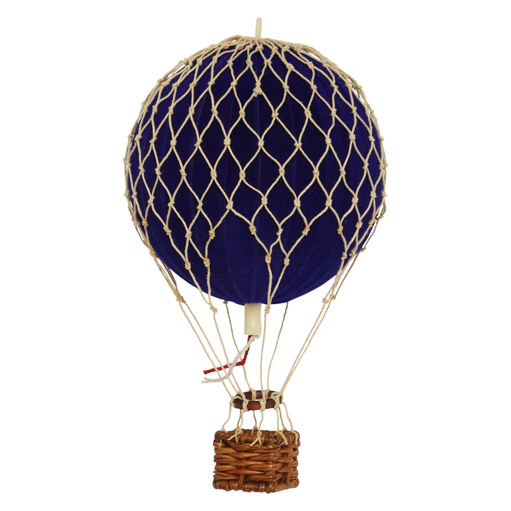 Ballon – Floating The Skies – Authentic Models