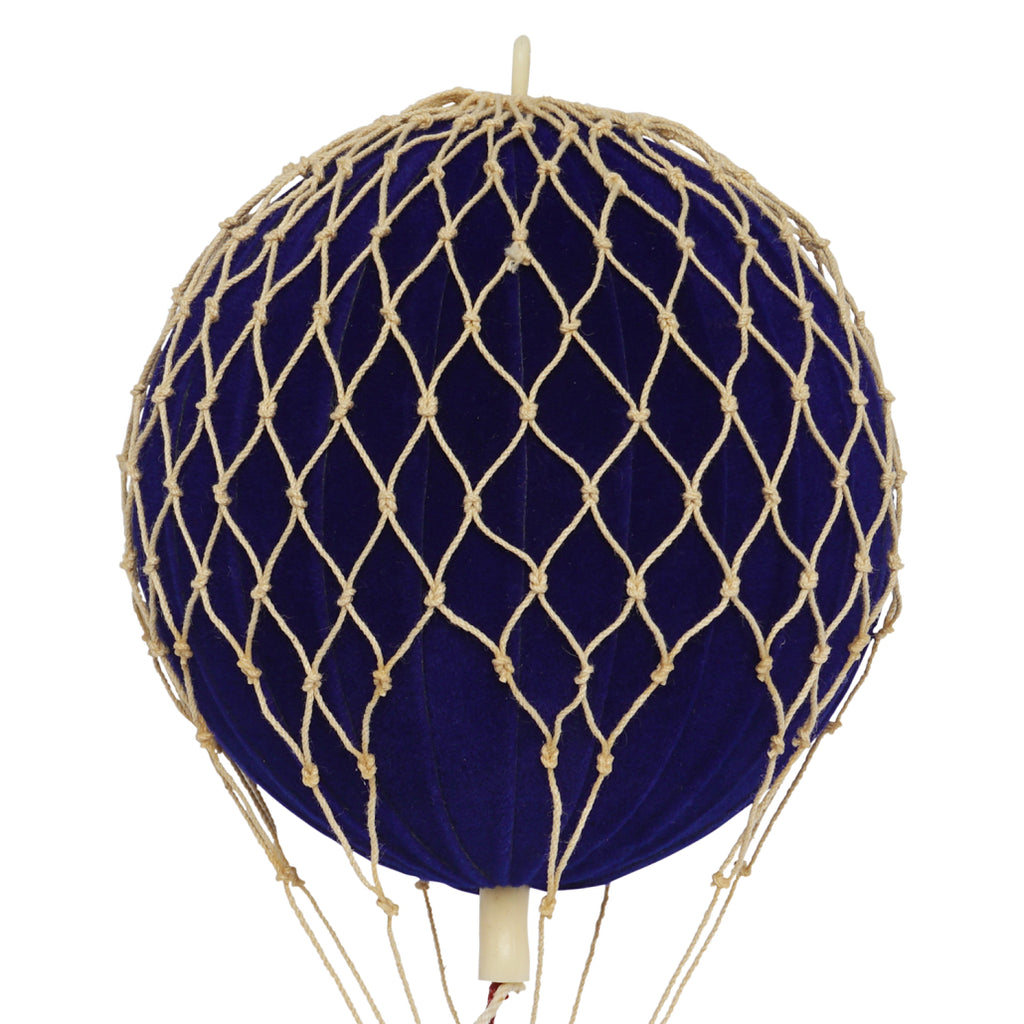 Ballon – Floating The Skies – Authentic Models