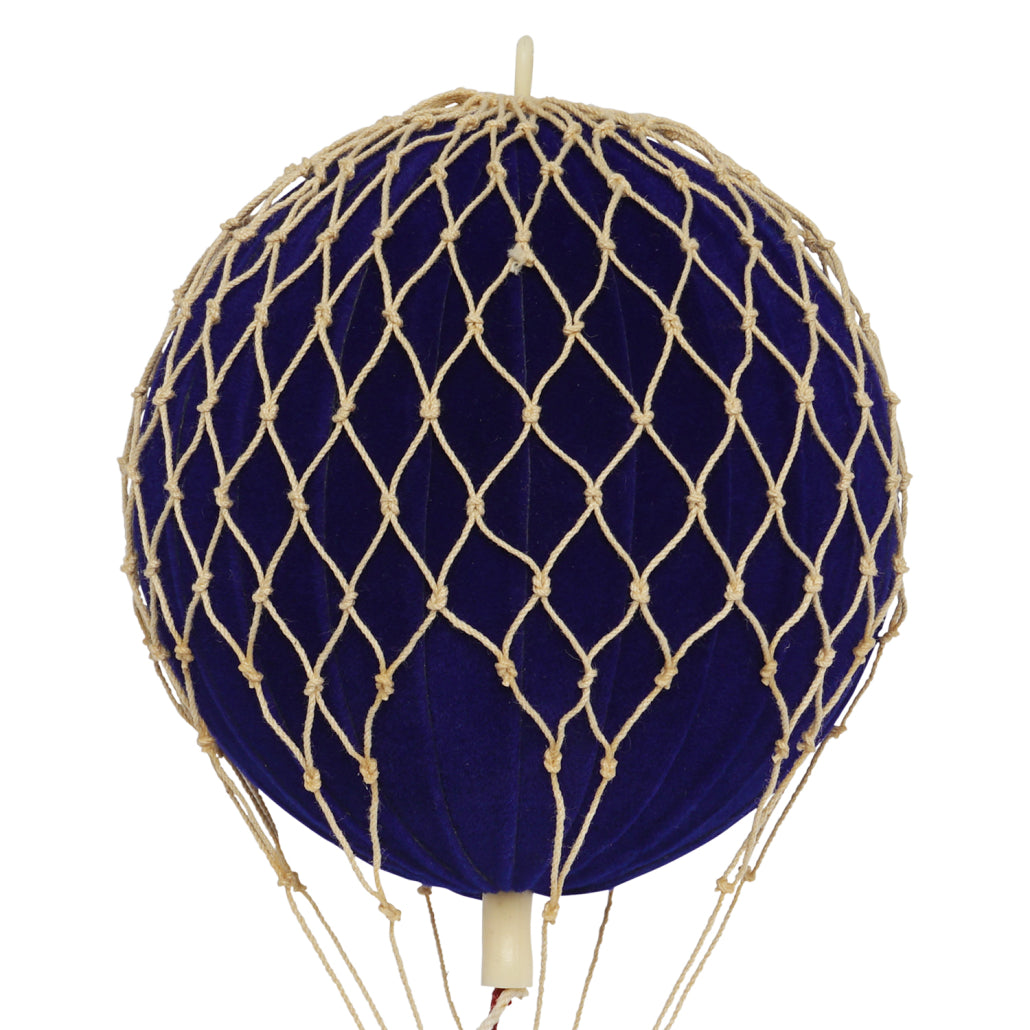Ballon – Floating The Skies – Authentic Models