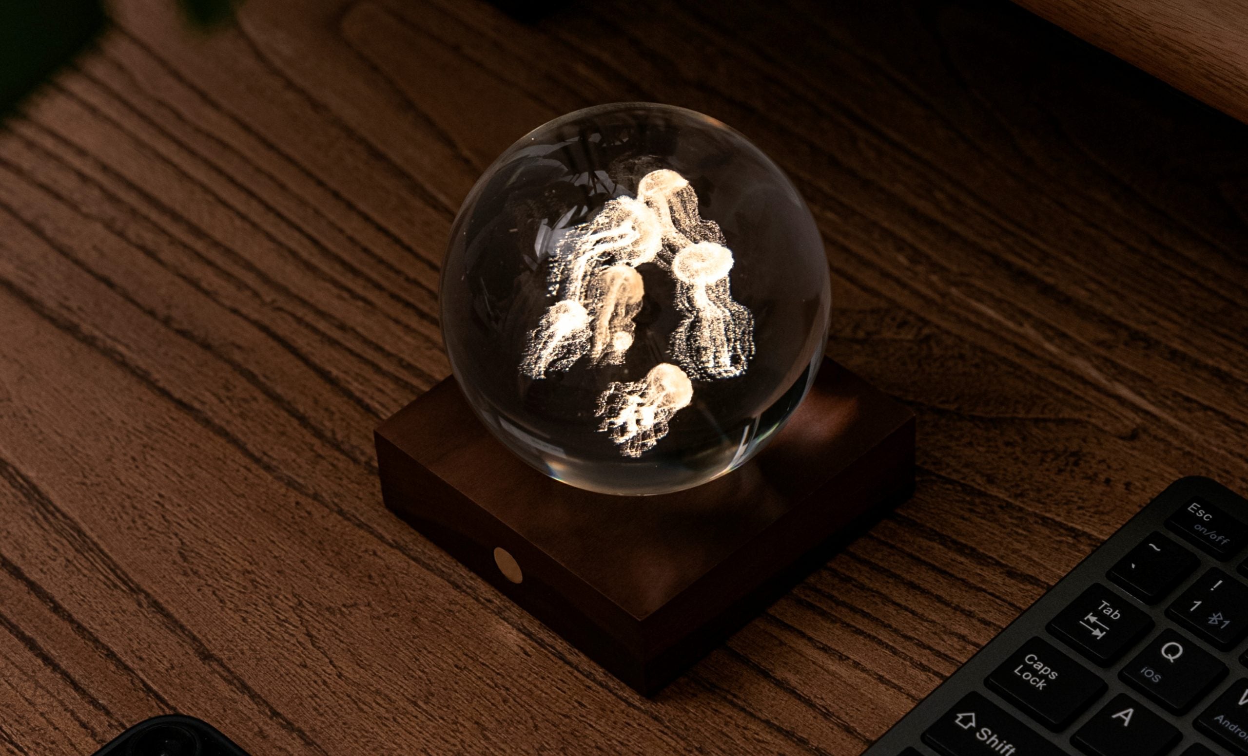 Gingko Design - Amber Crystal Light – dekorative LED-Kristallleuchte
